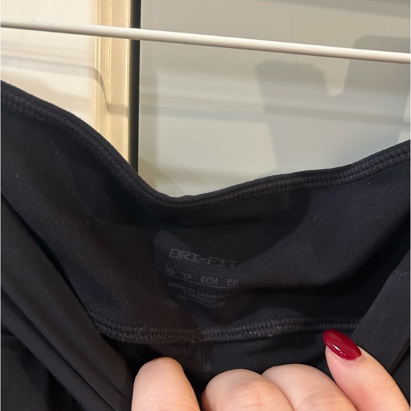 NWT Nike Dri-FIT Bliss Mid-Rise Training Skort - Picture 4 of 5